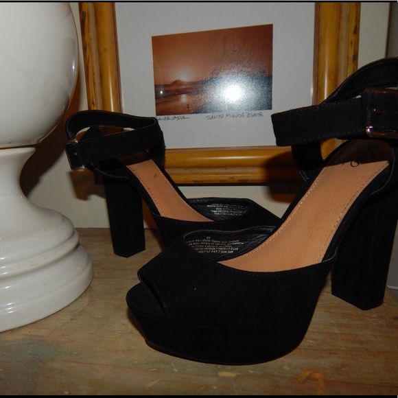 Mossimo Heels - Picture 2 of 2